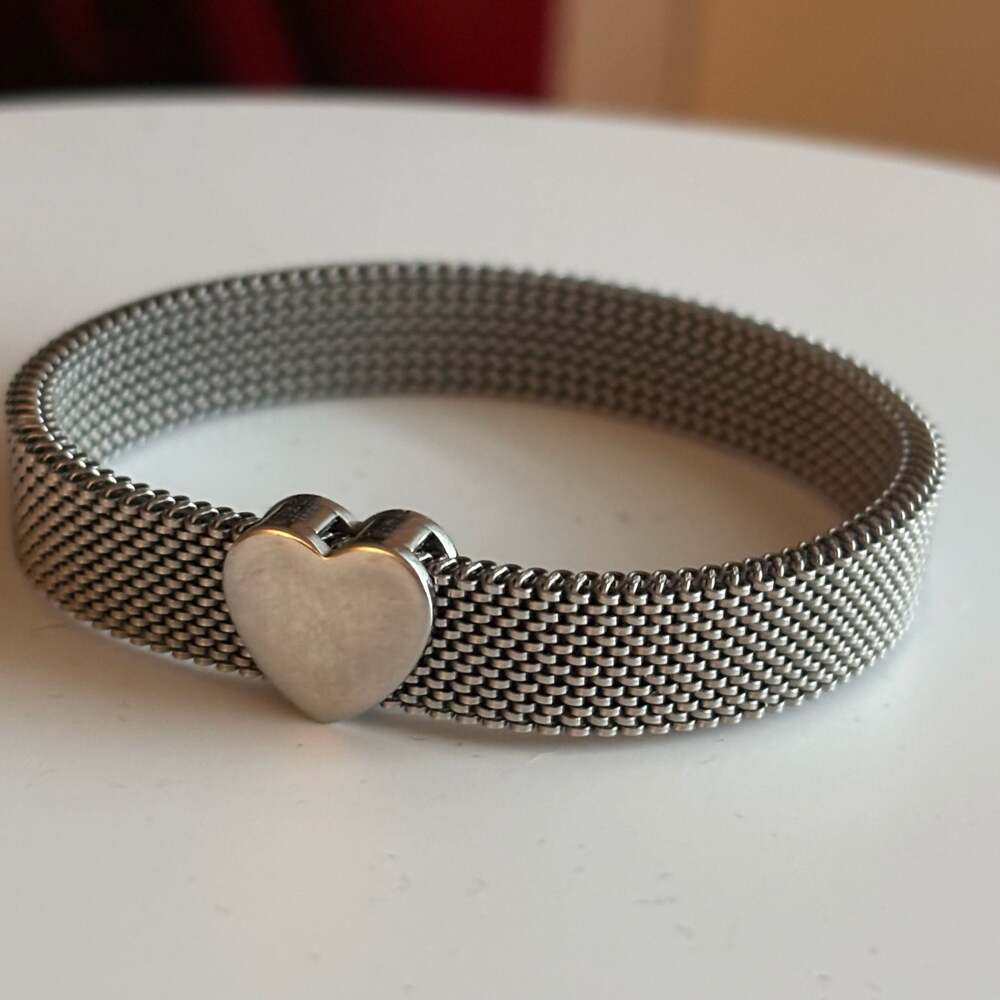 Tiffany. & Co Somerset Mesh Heart Bracelet Silver Charm Bracelet - Picture 2 of 8
